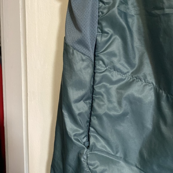 Men’s Large Nike Running Vest. Muted teal color and great condition! - Picture 6 of 10